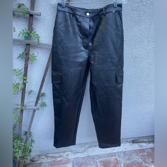 Wilfred Free Aritzia The Modern Vegan Leather High Rise Cargo Pants Size 12 - Picture 6 of 10
